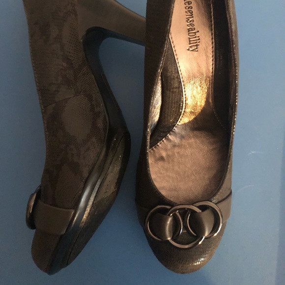 Comfortable heels! Great for work! - Picture 5 of 5